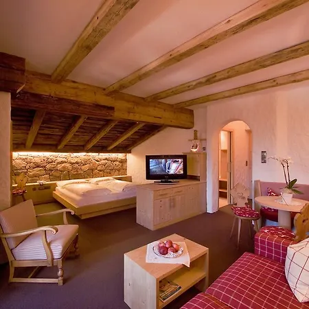Schennerhof 3* Скена