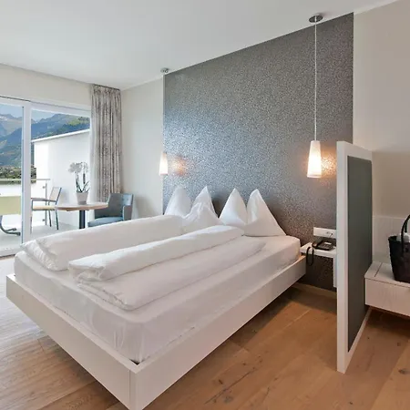 Schennerhof 3* Скена